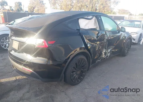2021 Tesla Model Y Long Range Dual Motor All-Wheel Drive from USA, damaged, VIN 5YJYGAEE3MF159742